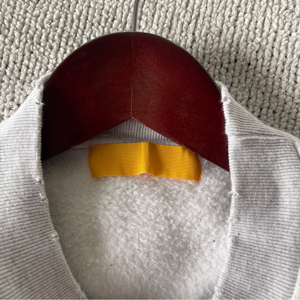 Yellow label co. Distressed Crewneck light grey Sweater unisex one size - Picture 8 of 8